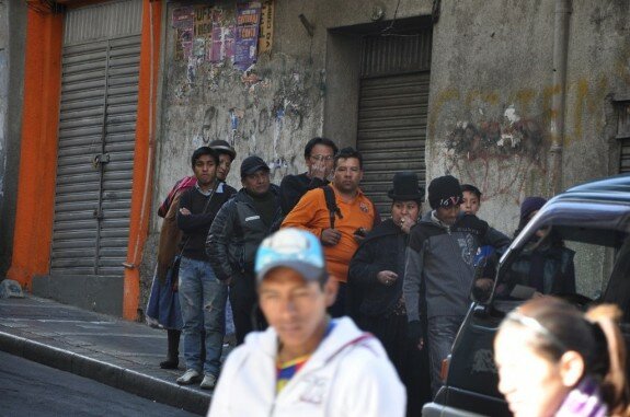 На улицах Ла-Паса, Боливия. Фото: http://angel-velde.livejournal.com/